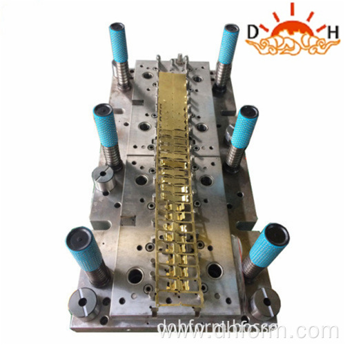 Metal stamping die for automotive connector terminal